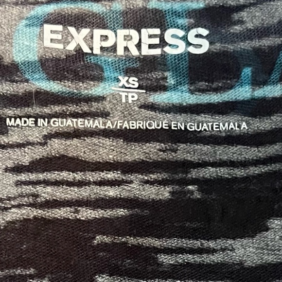 Express Vintage V Neck Short Cap Sleeve Fashion T Shirt Pullover Lightweight XS - Picture 7 of 9